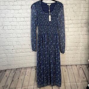 Max Studio Womens Maxi Dress blue floral size XS, long sleeved